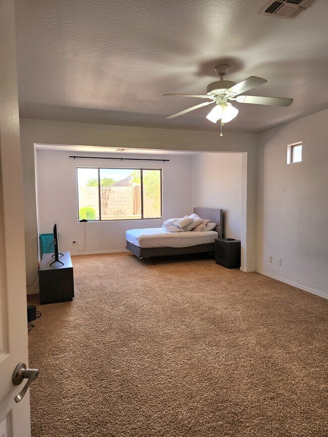 Building Photo - 30392 W Whitton Ave