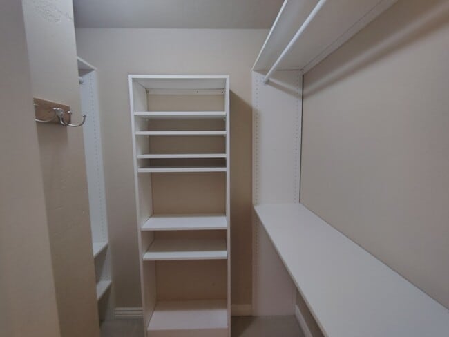 Building Photo - 422 1/2 Prospectors Point