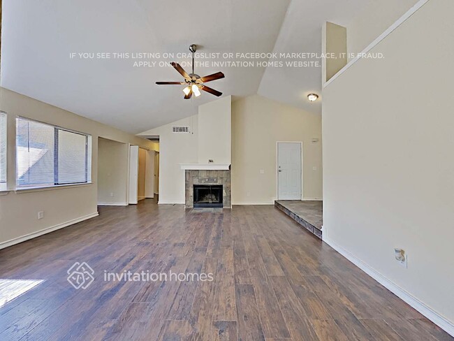 Foto del edificio - 3214 Cliffview Dr