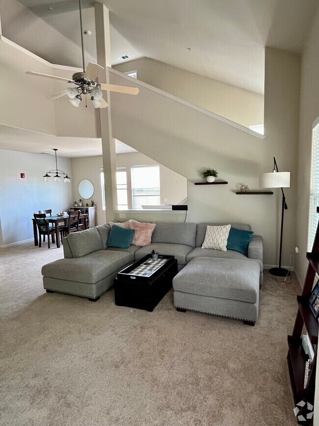 Parkway Plaza Loft Apartments for Rent Sacramento, CA 1 Rentals