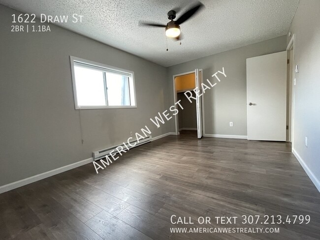 Building Photo - 1622 Draw St