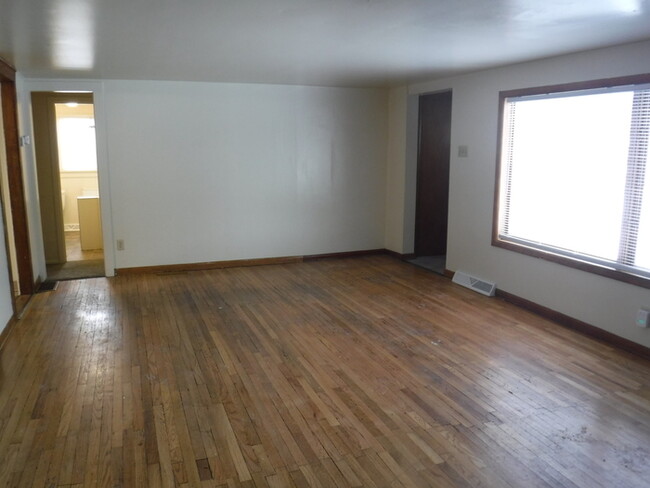 Building Photo - 701 Marshall St