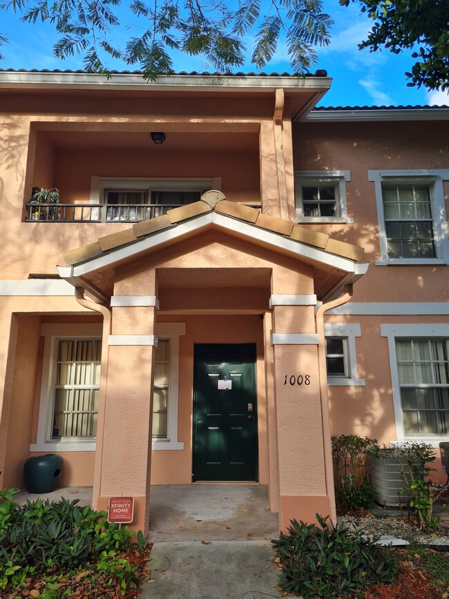 Foto del edificio - 1008 Belmont Ln
