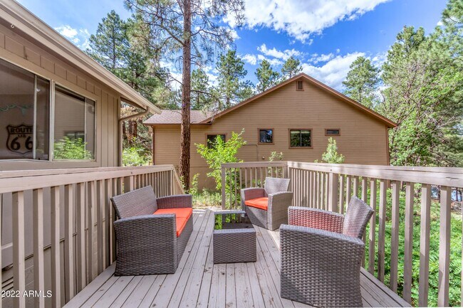 Foto del edificio - 3330 S Moore Cir