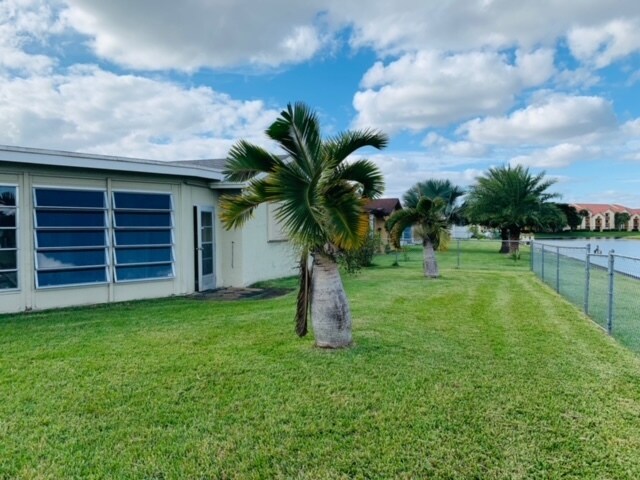 Foto del edificio - 7402 NW 94th Ave