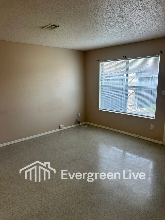 Foto del edificio - 50 Callan Ct