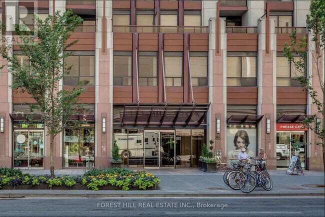 Photo du bâtiment - 85 Bloor St E