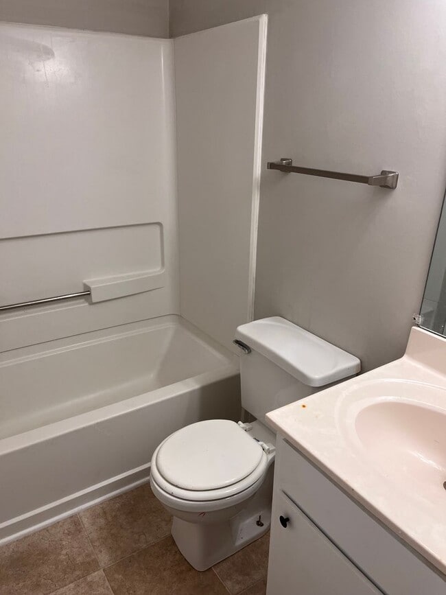 Foto del edificio - Lovely 3bedroom / 2bath Townhouse near NCSU!