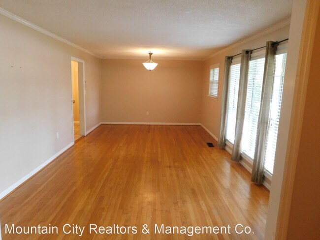 Building Photo - 3 br, 2 bath House - 1002 RidgeWay Avenue