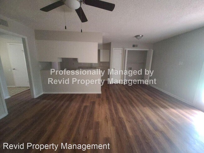 Foto del edificio - 3 br, 2 bath House - 5669 Maple Tree Dr.