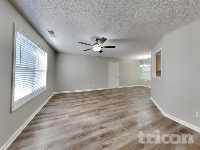 Building Photo - 73 Seagrave Ct