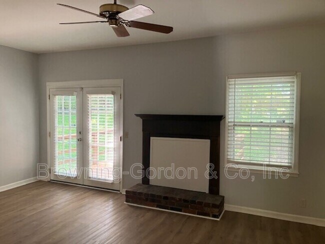 Building Photo - 1034 Pleasant View Dr