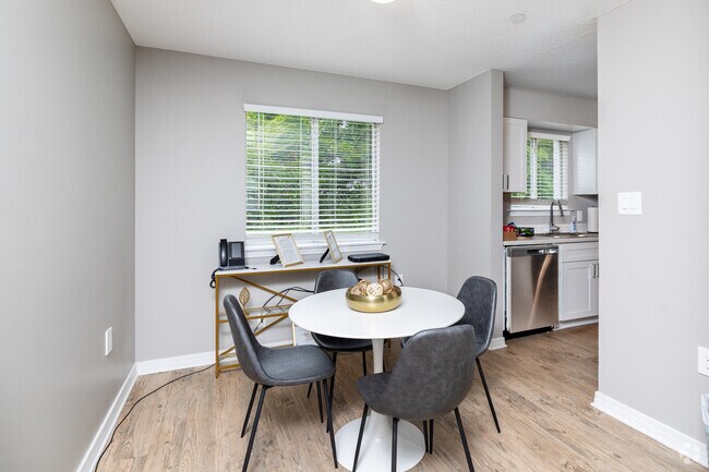 Apartamento de un dormitorio y un baño - Comedor - The Laurel