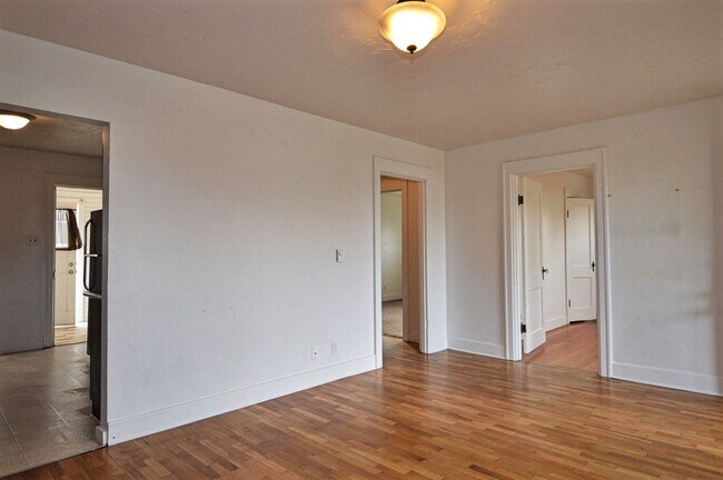 Foto del edificio - Spacious South Tacoma Home with Modern Updates & Fenced Yard