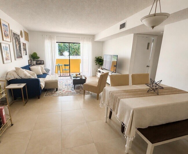 Foto del edificio - 2924 Collins Ave