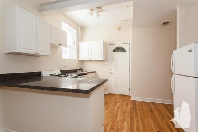 Photo - 1 bedroom in Chicago IL 60657 Apartment
