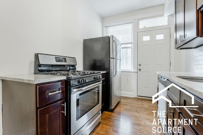 Photo - 857 W Cornelia Ave Apartment