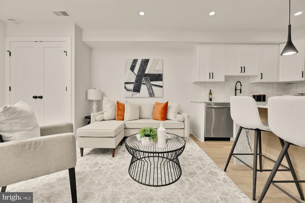 Foto principal - 2610 41st St NW