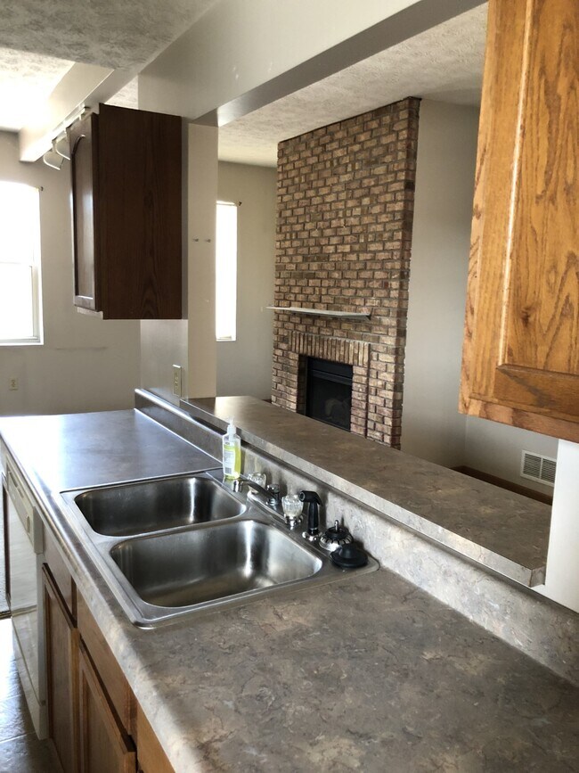 Building Photo - 401 Boggs Ave
