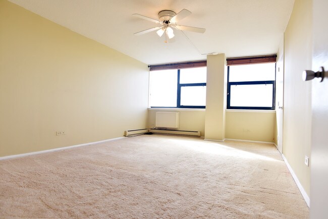 Foto del edificio - 3110 N Sheridan Rd