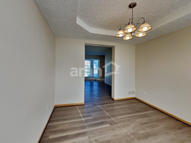 Foto del edificio - 8510 Reynoldswood Dr
