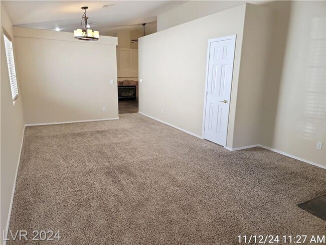 Building Photo - GREEN VALLEY RANCH BEAUTY LOCATED IN GATED...