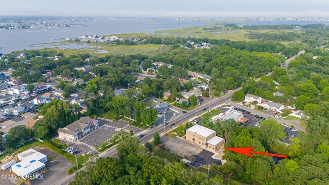 Building Photo - 253 Mantoloking Rd