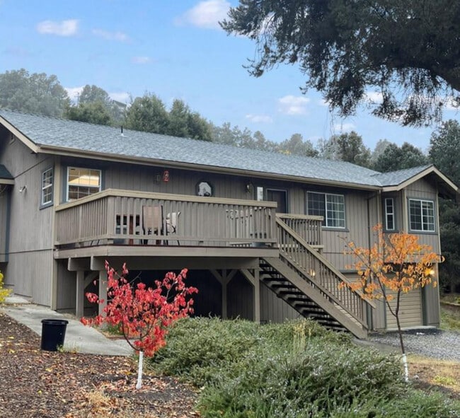 Foto del edificio - 2411 Glacier Dr