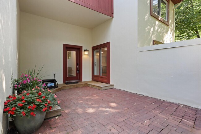 Building Photo - 1595 Inlet Ct