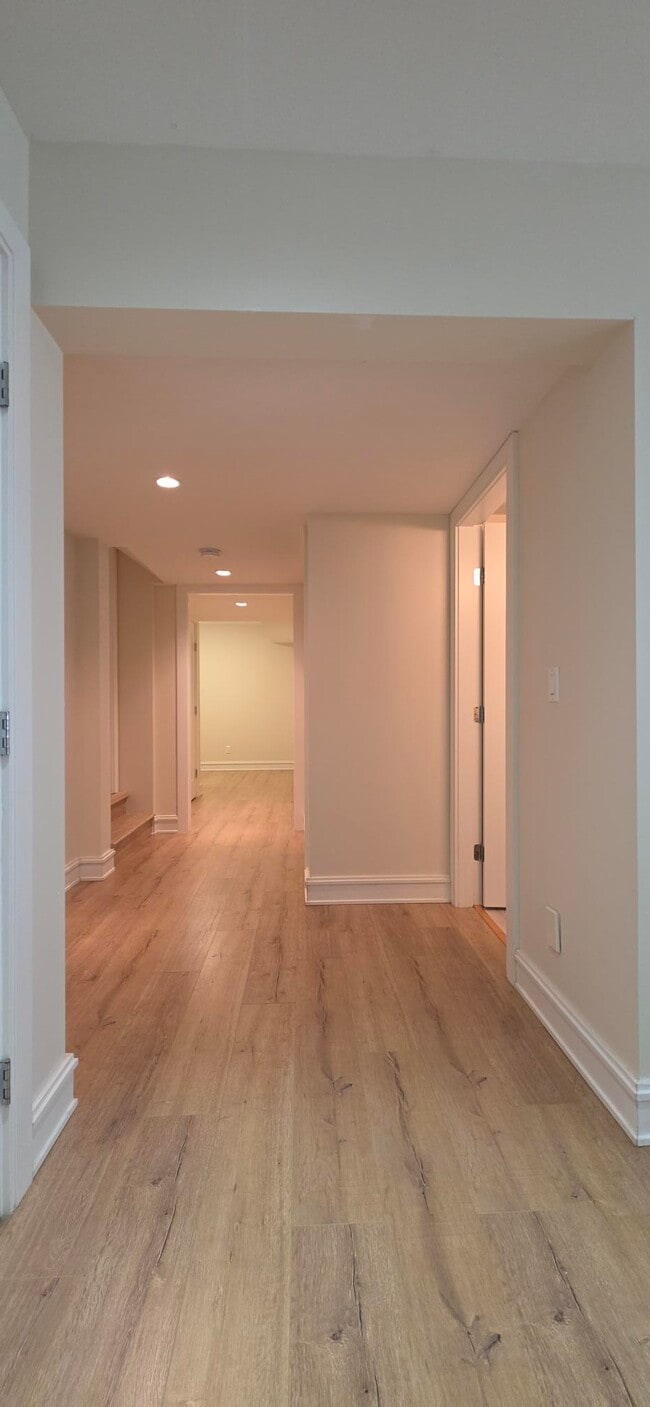 Building Photo - 12973 15A Av