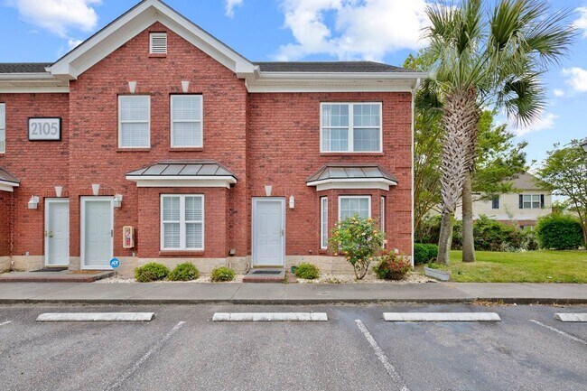 Foto del edificio - Pet-Friendly Winter Rental - 2 Bedroom Townhouse - Walk to Beach -  Available November 1, 2025 th...