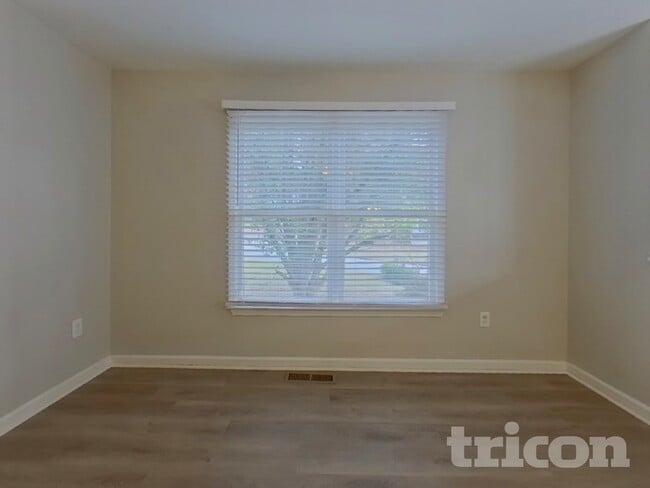 Building Photo - 1753 Independence Dr