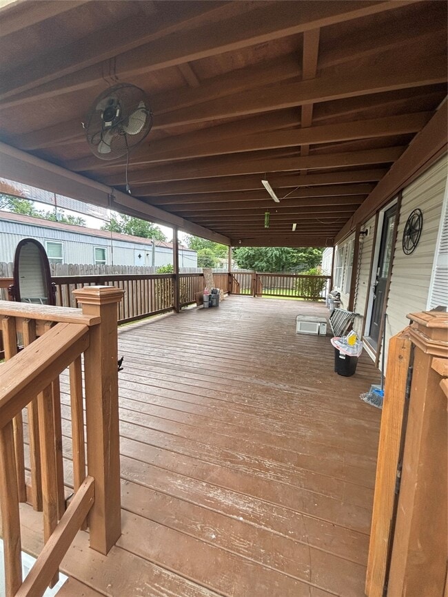 Building Photo - 10010 Cedar Landing Dr
