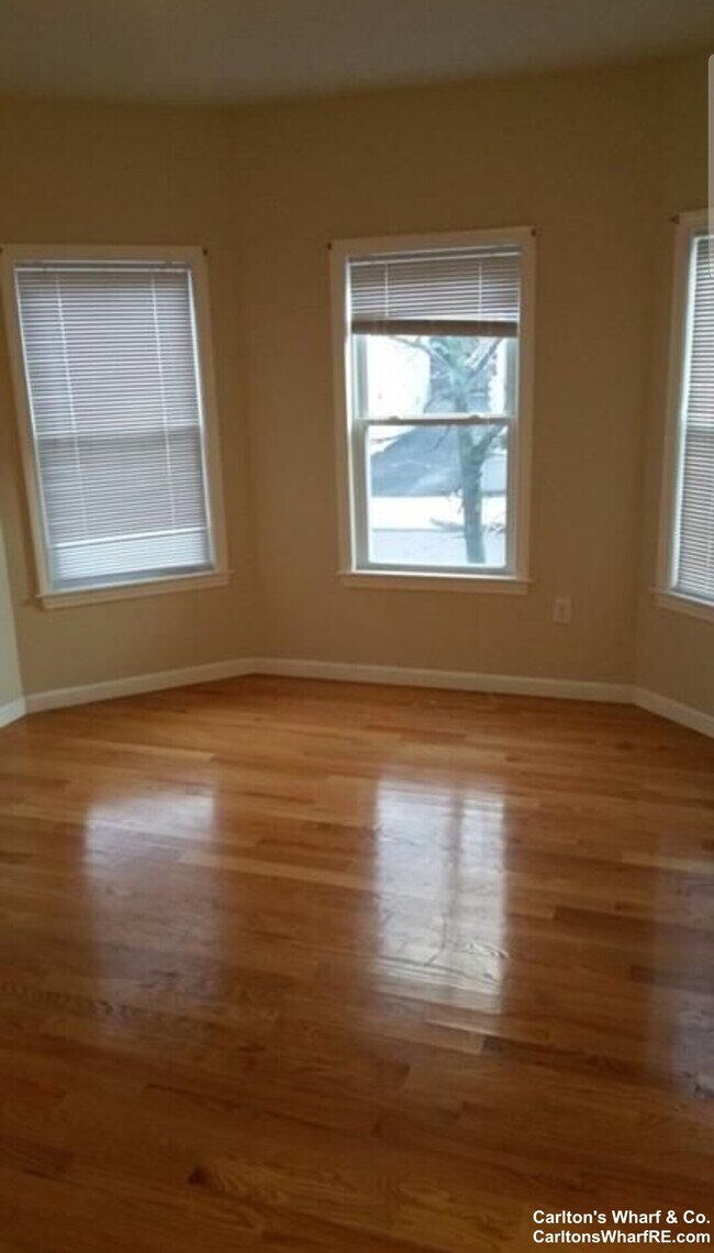 Foto del edificio - 712 E 7th St