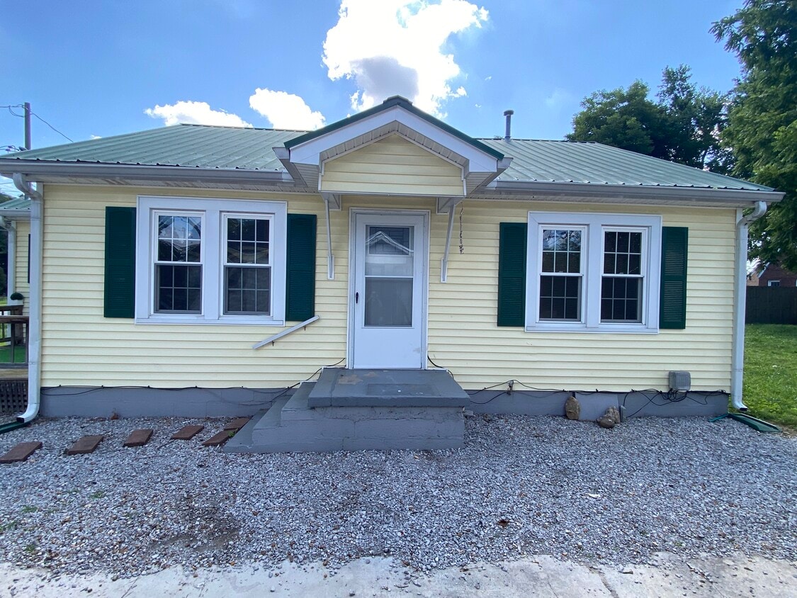 Primary Photo - 313 W High St
