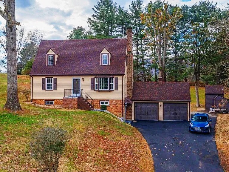Foto principal - 1043 Glebe Rd