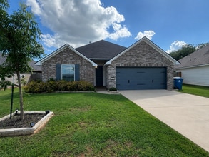 Building Photo - 3337 Grand Lake Dr