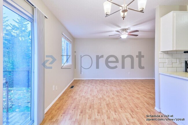Building Photo - Unit