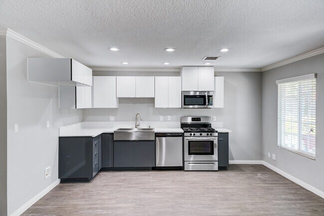 Apartments recientemente renovados disponibles para alquiler. - Stonybrook Apartment Homes