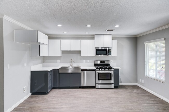 Newly Renovated Apartment Homes Available for Rent! - Stonybrook Apartment Homes