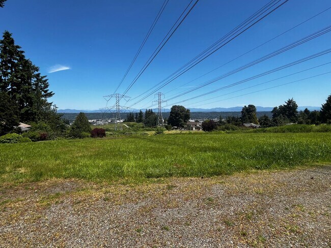 Building Photo - Manufactured Home For Rent