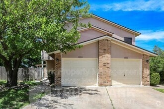 Building Photo - 1208 Westway Cir