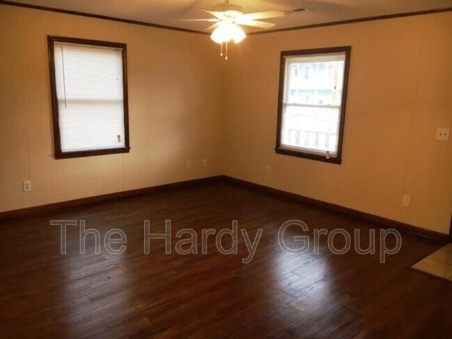 Foto del edificio - 308-B 4th Avenue NW