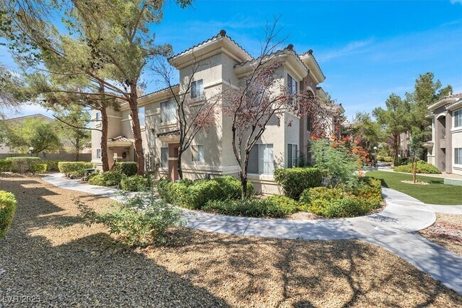 Foto del edificio - 9050 W Warm Springs Rd
