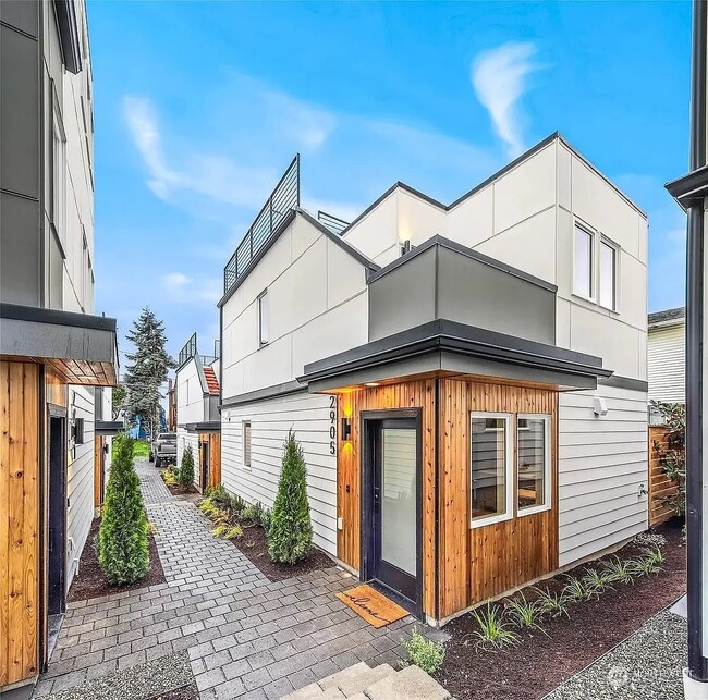 Building Photo - 2905 13th Ave S