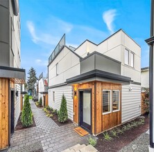 Building Photo - 2905 13th Ave S