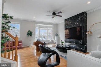 Building Photo - 2558 Banshire Dr