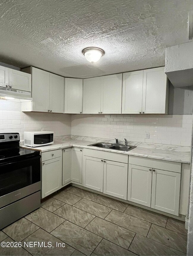 Building Photo - 4413 Moncrief Rd W