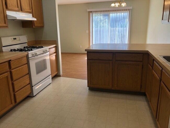 Foto del edificio - 247 NW Clay Ct