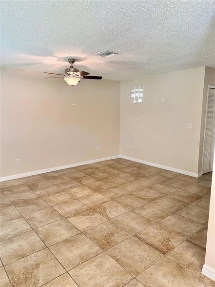 Building Photo - 162 Landmark St